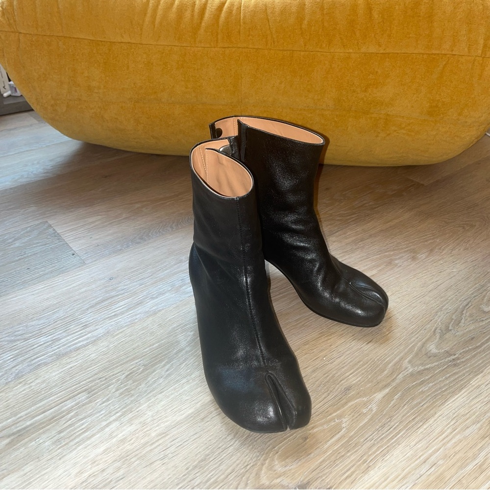 Maison Margiela Women’s Tabi Boots EU 40. Black, Leather.